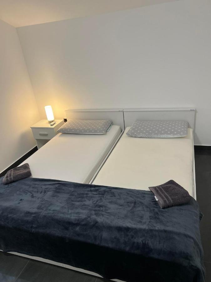 Apartment Vodice - Lovric Kültér fotó