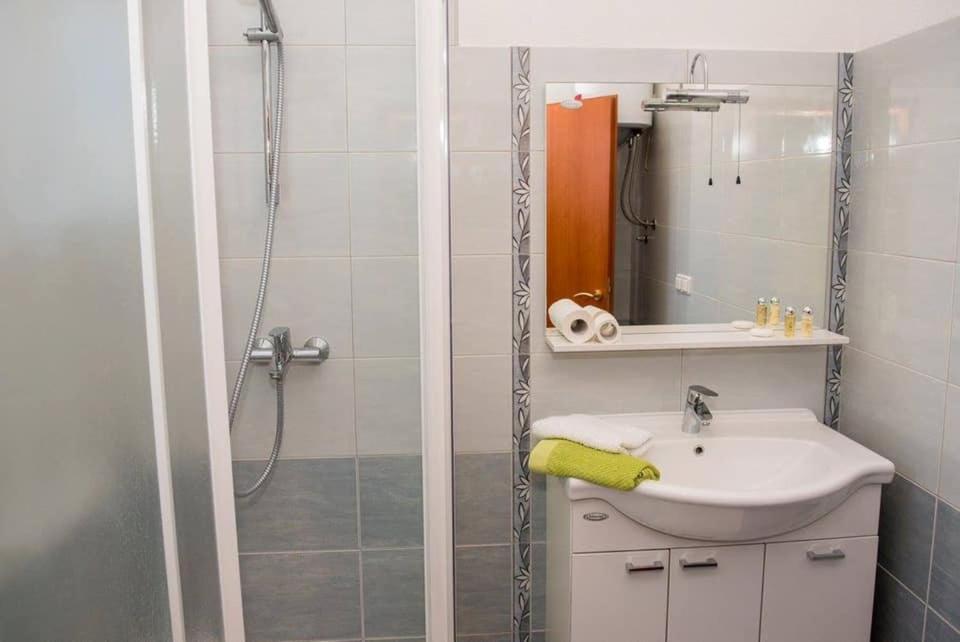 Apartment Vodice - Lovric Kültér fotó