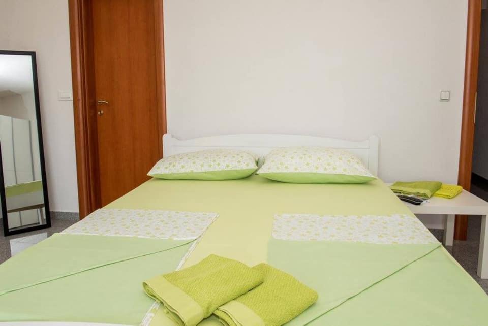 Apartment Vodice - Lovric Kültér fotó