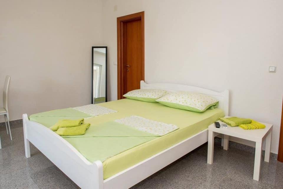 Apartment Vodice - Lovric Kültér fotó